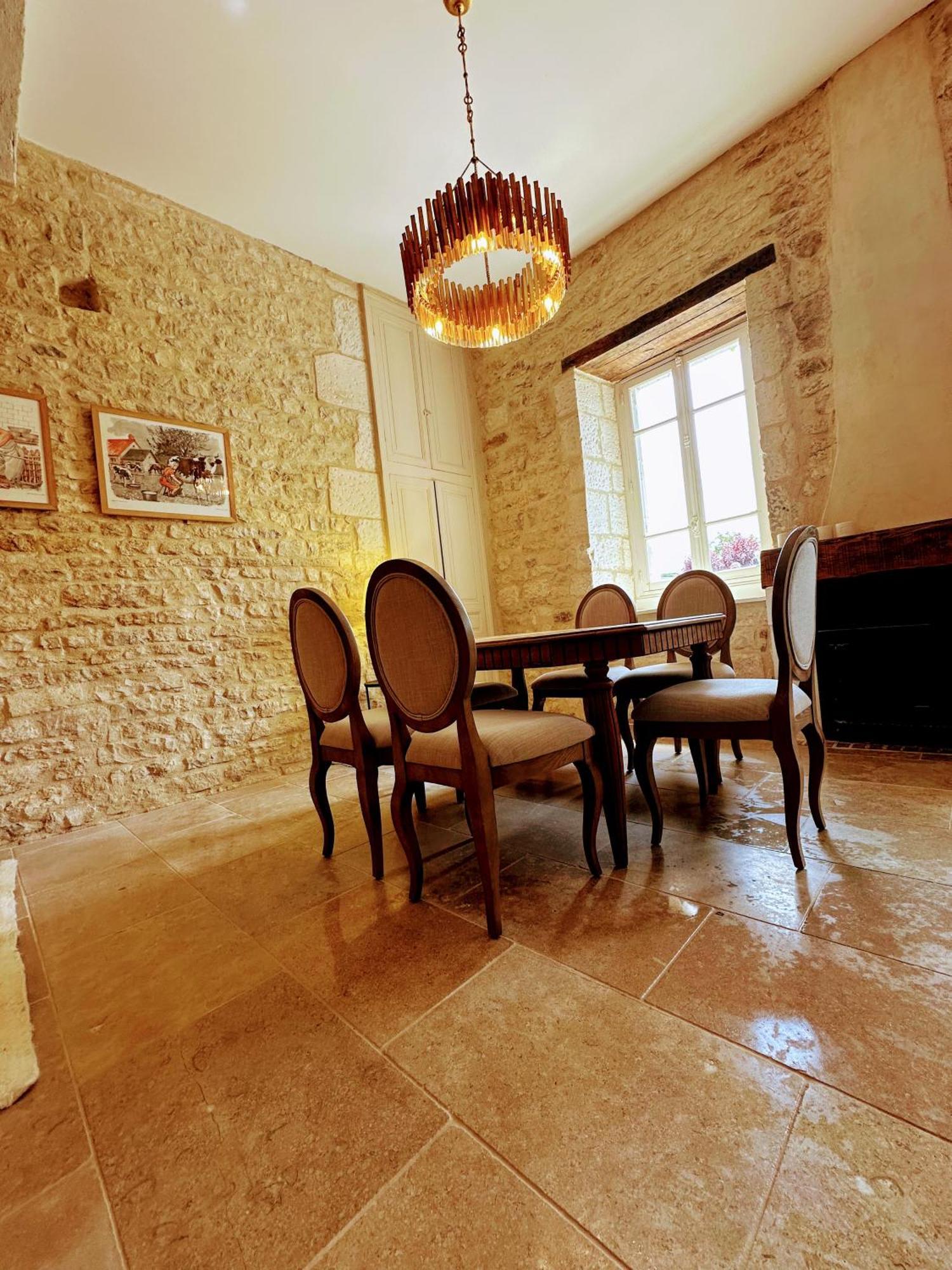 Clos Saint-priscus - De Charme - Les Bastides D'edouard En Bourgogne *